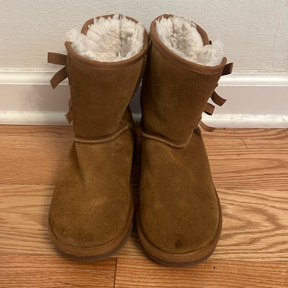 Girls gently used Uggs, size 3
